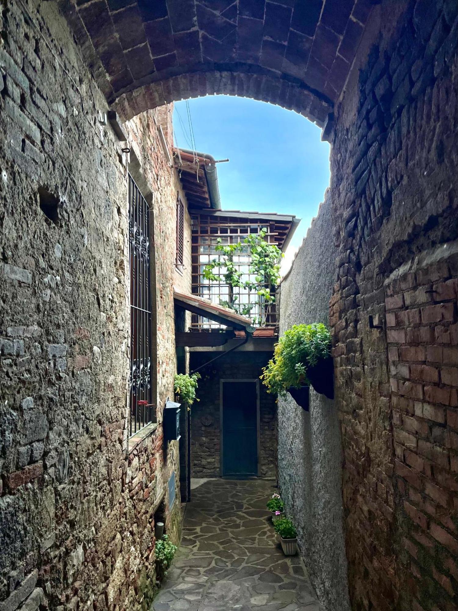 Appartamento Mirella In Centro Storico Casole dʼElsa Dış mekan fotoğraf